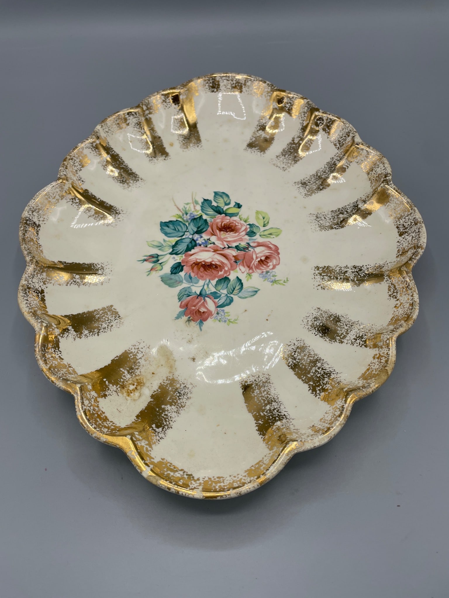 Decorative Porcelain Dish With Floral Pattern and Gold Trim - 2