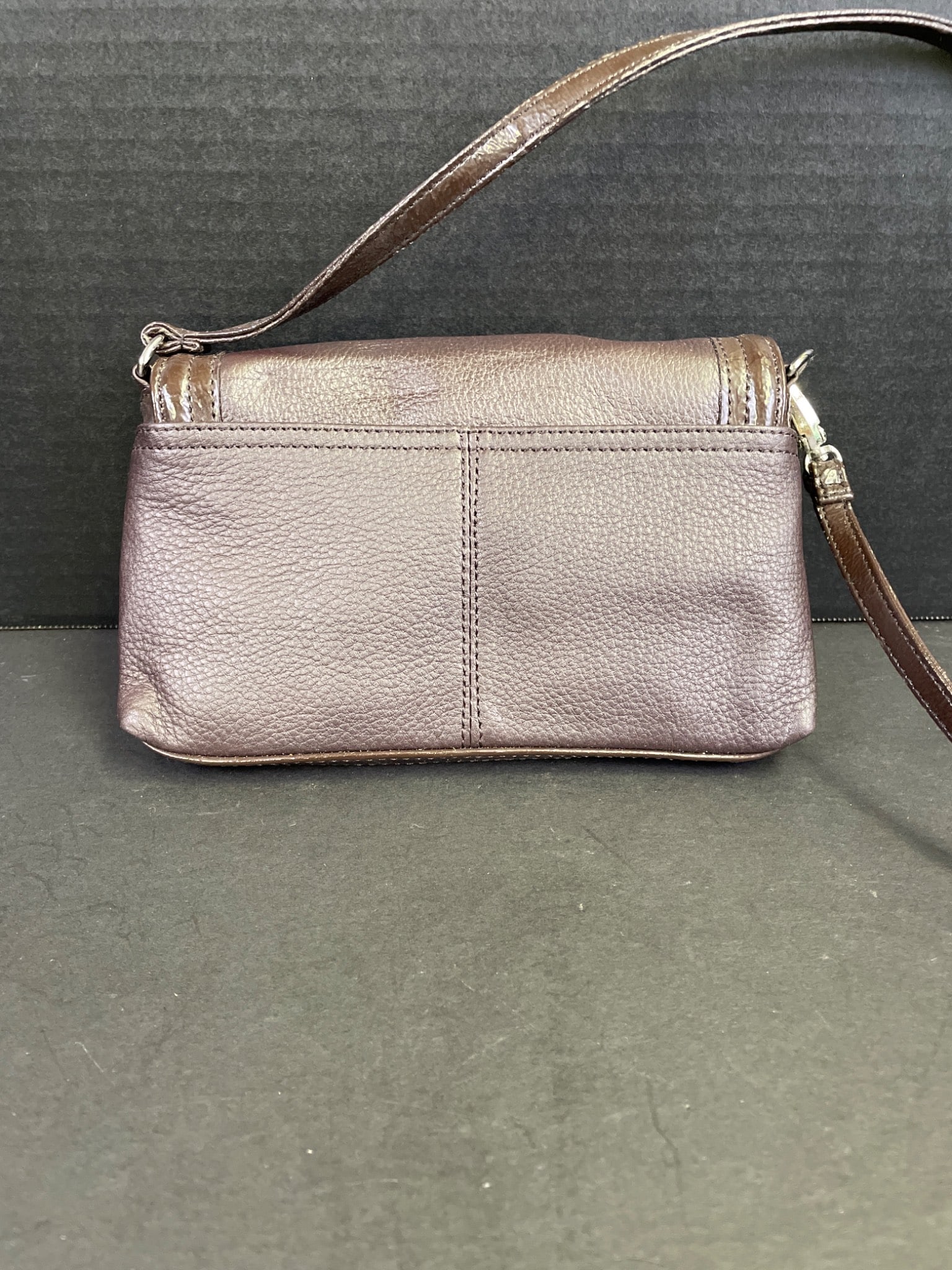 Stone Mountain Brown Leather Crossbody Bag with Adjustable Strap - 2