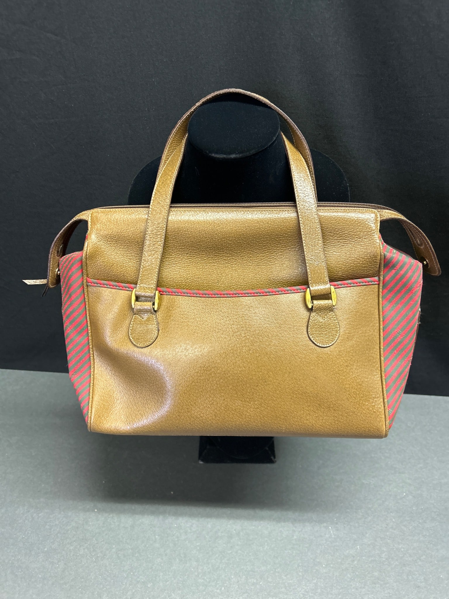 Gucci Accessory Collection Metallic Gold and Red Tote Bag - 2
