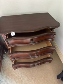 Traditional Bedroom Furniture Set