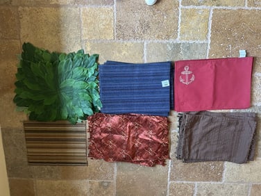 Table Linens & Textile Lot ‚Runners, Napkins & Decorative Covers