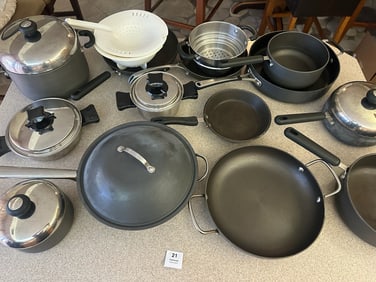 Cookware and Pots & Pans Lot