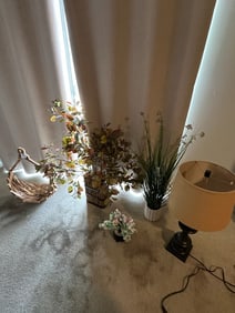 Collection of Home D?cor Items
