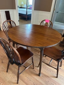 Antique Solid Wood Dining Table & 4 Windsor-Back Chairs — Colonial / Farmhouse Style