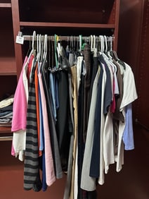 Women’s Clothing Rack – Mixed Brands