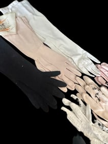 Mid-Century Women’s Fashion Gloves