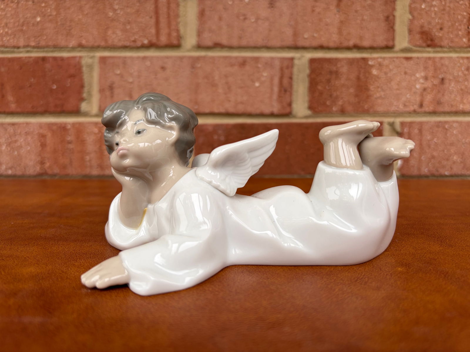 LLADRO Angel Laying Down Porcelain Figurine #04541 (1 of 7)