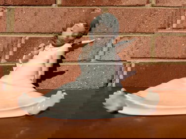 Lladro #4962 ‘Wondering Angel’ Porcelain Figurine