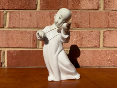 Vintage Lladró Figurine #4536 Asian Winged Angel Boy Playing Violin