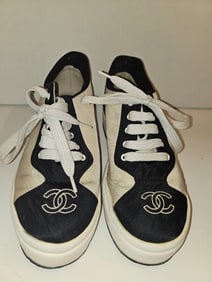 Chanel ivory & black low top sneakers with box!