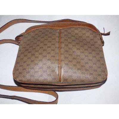 SALE! Gucci Brown Micro Guccissima Leather Crossbody w Compartments: * For sale is a Gucci, brown micro Guccissima print coated canvas and camel leather cross body or shoulder bag with a zip top closure, an accordion bottom, and multiple compartments This purse by Gucc