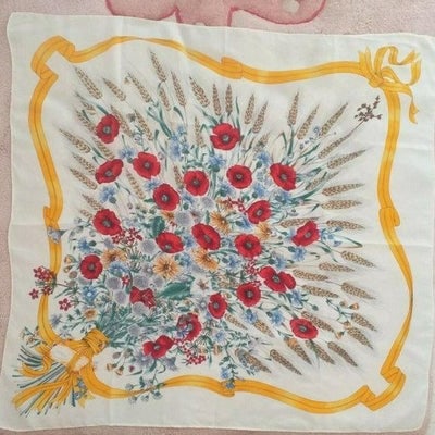 Gucci Colorful Floral Bouquet XL Silk Scarf (1 of 4)