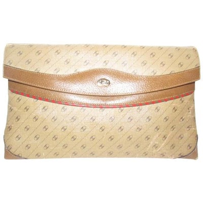 For sale is a vintage, Gucci Accessory Collection, RARE, brown diagonal oval Gucci logo link print: For sale is a vintage, Gucci Accessory Collection, RARE, brown diagonal oval Gucci logo link print on khaki coated canvas and brown leather, clutch style purse with multiple, separate compartments, re