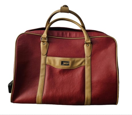 For sale is a Gucci Tom Ford textured, Re with tan tonal leather piping and trim framing the: For sale is a Gucci Tom Ford textured, Re with tan tonal leather piping and trim framing the travel bag. Weekender Carry-on Roller bagThis rare Gucci Tom Ford weekender is a vintage travel