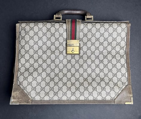 For sale is a RARE, vintage, Gucci, brown leather, Gucci Accessory Collection, XL laptop/messenger/: For sale is a RARE, vintage, Gucci, brown leather, Gucci Accessory Collection, XL laptop/messenger/ briefcase with a leather handle, red and green Sherry stripe, gold engraved push lock clasp, and an