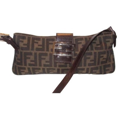 Fendi Zucco Print In Brown Canvas & Leather Baguette Style Shoulder/Cross Body Bag: For sale is an amazing, Fendi, 'Zucco' style, brown large 'F' logo print fabric and brown leather, baguette style, shoulder purse with a zip top, leather flap with chrome FF logo snap closure, chrome