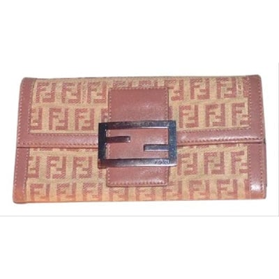 Fendi Pink Nude Zucchino Print Xl Wallet: For sale is a unique, Fendi, pinkish caramel leather & beige/tan fabric with matching logo design bi-fold, large checkbook wallet! It is a unique color combination in a must have style from Fendi