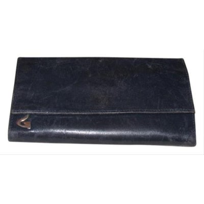 Gucci Navy Blue Leather Vintage Wallet: For sale is a Gucci, large size, navy leather, snap close, bi-fold wallet with gold accents & lots of large and smaller slots, zip compartments for your cards and kiss closure change purse! This i