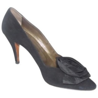 Yves Saint Laurent Vintage Mod Black Suede Heels w Chiffon Rose: For sale is a pair of amazing, Yves Saint Laurent, 1960's, mod, black suede, size 8, almond toe, 3" slim heels with large chiffon rose accents! This is a pair of shoes that is vintage, but has an edgy