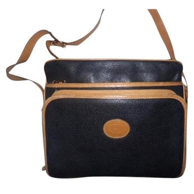 Gucci Vintage Black Textured Leather Smooth Camel Leather Shoulder Bag: For sale is a vintage, AMAZING, Gucci, RARE, black textured with smooth tan leather trim, shoulder purse with multiple pockets to keep you organized- a perfect travel bag! A perfect, black, everyday p