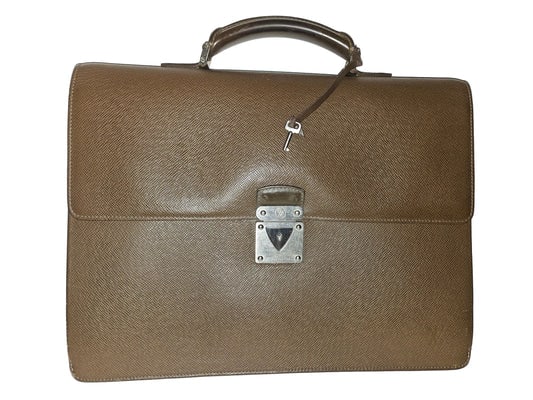 Louis Vuitton Brown Leather Multi Compartment Briefcase/Portfolio: For sale is a classic, vintage, Louis Vuitton, brown leather, XL laptop/messenger/ briefcase with a leather handle, gold engraved push lock clasp, and an iconic style! This is a classic piece from one