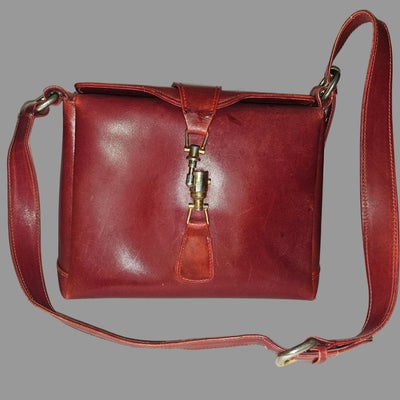 Gucci Jackie 1961 mod red leather boxy cross body or shoulder bag: For sale is a RARE, Gucci, Jackie mod, red leather, boxy, cross body or shoulder purse with bold gold tone accents, a flap strap closure at the center! This is a rare, early Jackie style, purse from G
