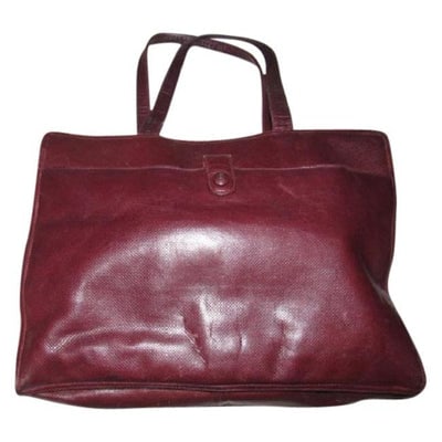 Bottega Veneta Newer Pursesdesigner Purses Textured Burgundy Leather Satchel: For sale is a high-end bohemian style, RARE, Bottega Veneta, textured burgundy leather, extra large, satchel style purse with two straps, a wide leather strip with a twist lock closure and multiple