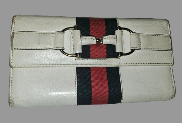 Gucci white leather horse-bit 1955 XL continental wallet w red & blue stripe: For sale is a Gucci white leather horse-bit 1955 XL continental wallet with a red & blue Sherry stripe, chrome hardware, and lots of roomy pockets & compartments It could fit a phone in 