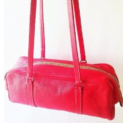 Vintage Prada Red Textured Leather Boxy Satchel style purse: For sale is a Prada, red textured leather, boxy, satchel style purse with a tan lining, two longer straps, a top zip, chrome accents, and push lock closure! The Italian made purse is made of the softe