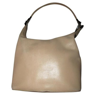 Gucci Shoulder Supple Style Cream Leather Hobo Bag: For sale is a unique, vintage, RARE, Gucci, ivory, super soft leather, single removable strap, large, hobo style, top zip shoulder purse with chrome accents! It is a classic style that would be a grea