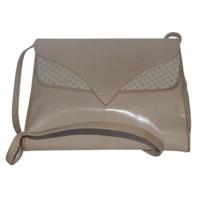 Bally Vintage Pursesdesigner Purses Taupe Patent Leather Shoulder Bag: For sale is a vintage, unique, AMAZING, Bally, taupe patent leather and textured geometric design, bohemian, two-way style- cross body, shoulder bag, or clutch purse with a dual snap envelope top and 