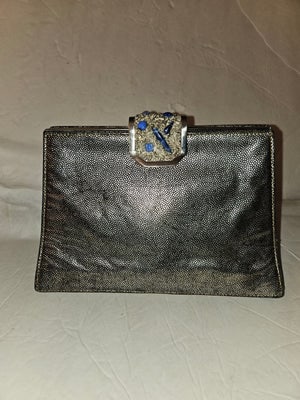 Gucci RARE mod silver shark skin leather clutch style purse with jeweled clasp!: For sale is a rare, 1960's, AMAZING, Gucci, mod, silver, shark skin leather, clutch style purse with a jeweled latch top clasp and silver hardware! This early vintage piece from Gucci is such an
