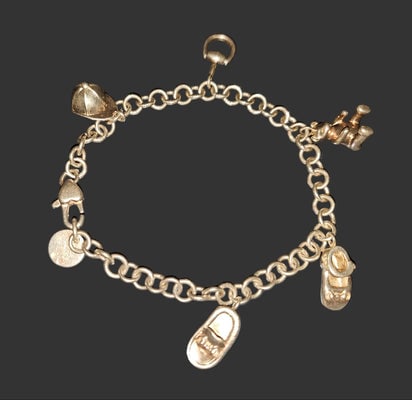 Gucci sterling charm bracelet with round links & six iconic charms: For sale is a hard to find, discontinued, Gucci, sterling silver, AMAZING, substantial, charm style bracelet with six Gucci charms, & a heart engraved clasp! The bracelet is gorgeous, iconic