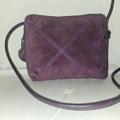 Bottega Veneta purple & blue suede Nodini style purse in a graphic design: For sale is a rare Bottega Veneta purple & blue suede Nodini style purse featuring a striking graphic design that showcases the brand's signature craftsmanship.This distinctive crossbody bag is ma
