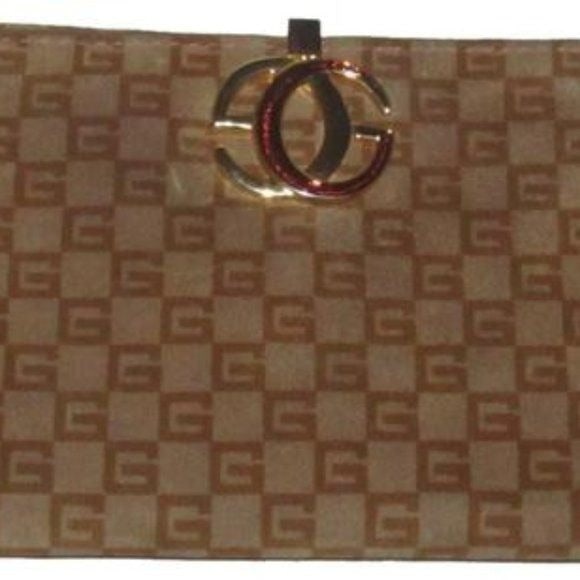 RARE Gucci Brown Square G Logo Print Suede Leather: RARE Gucci Brown Square G Logo Print Suede and Brown Leather Vintage Wallet. 7"L x 0.75"W x 4"H. Versatile bi-fold style, checkbook size, wallet with a brown enamel and gold, hinged, GG logo clasp. En