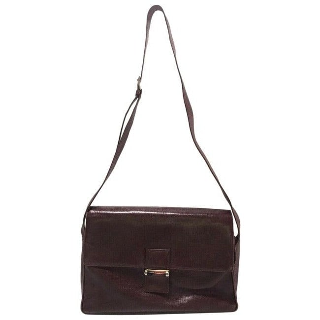 Fendi Multiple W Style Cross Body Compartments Burgundy Textured Leather Satchel: For sale is a RARE, vintage, Fendi XL satchel style messenger cross body bag made of burgundy textured leather with a brown resin hinged clasp accent, gold hardware, multiple compartments, and an enve
