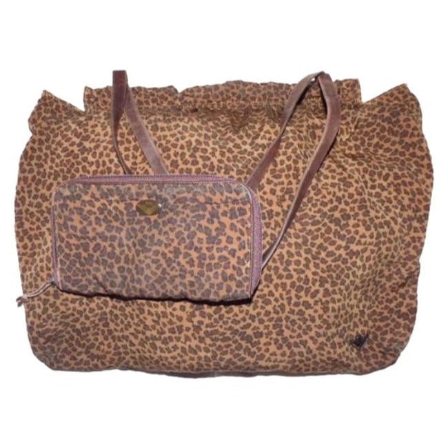 Bottega Veneta Vintage Pursesdesigner Purses Animalleopard Print Silk And Leather Satchel: For sale is a Bottega Veneta, leopard print silk fabric & brown leather, satchel style purse with extra large wallet set! A rare piece from Bottega Veneta that will be the only black or brown purse yo