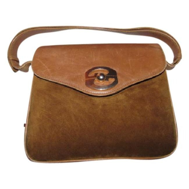 Gucci Gold Camel Leather Suede GG Logo Accent: For sale is a vintage, GUCCI, 1960's to 1970's, camel leather and suede with gold tone hardware, envelope snap top, two setting strap, shoulder purse with chunky GG logo accent at the snap, multiple c