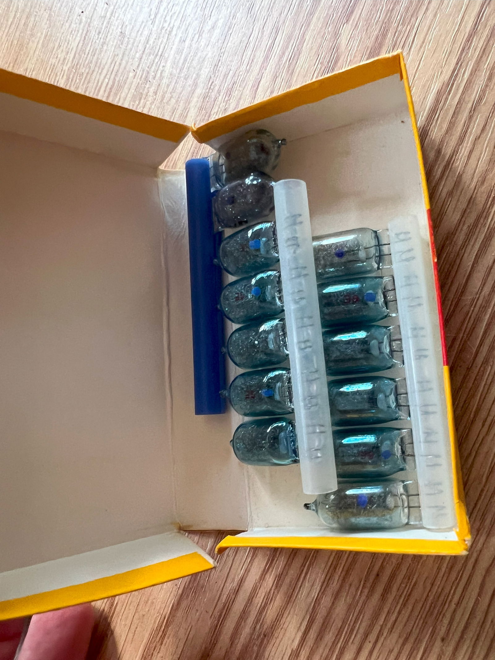 vacuum tubes (1 of 1)