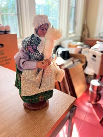 Decorative figurine