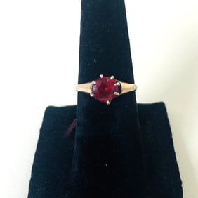 10k Gold And Red Garnet Ring Size 4.5
