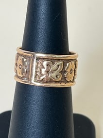 10k Flower Decorated Gold Ring Band Size 5.5