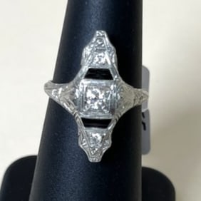 Antique Art Deco 18k White Cold Ring W/ Sapphire and Onyx Stunning Setting