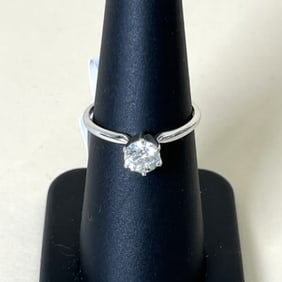 14k White Gold solitaire Diamond Ring size 7.25