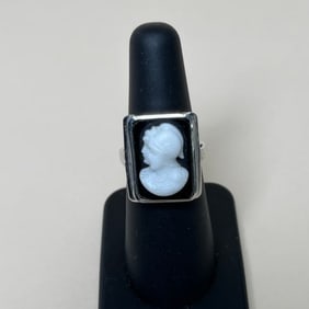 10k White Gold Cameo Ring On Onyx Size 6