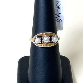 10k Yellow Gold 3 Pearl Bar Ring
