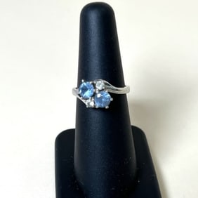 10k Blue Topaz White Gold Ring size 6.25