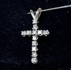 14k White Gold Diamond Cross Pendant