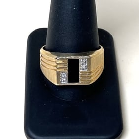 14k Onyx Men's Ring Size 12.5 with Diamond Accents