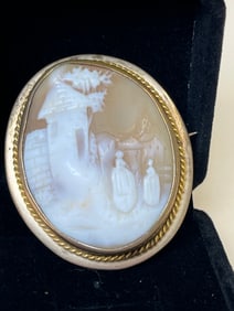 Antique Victorian 10K Yellow Gold Carved Cameo Landscape Brooch